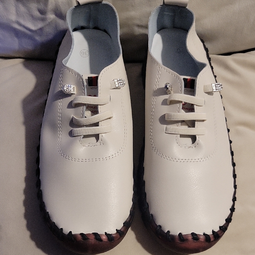 OY Brand Handmade Soft White Faux Leather Shoes Size 36.